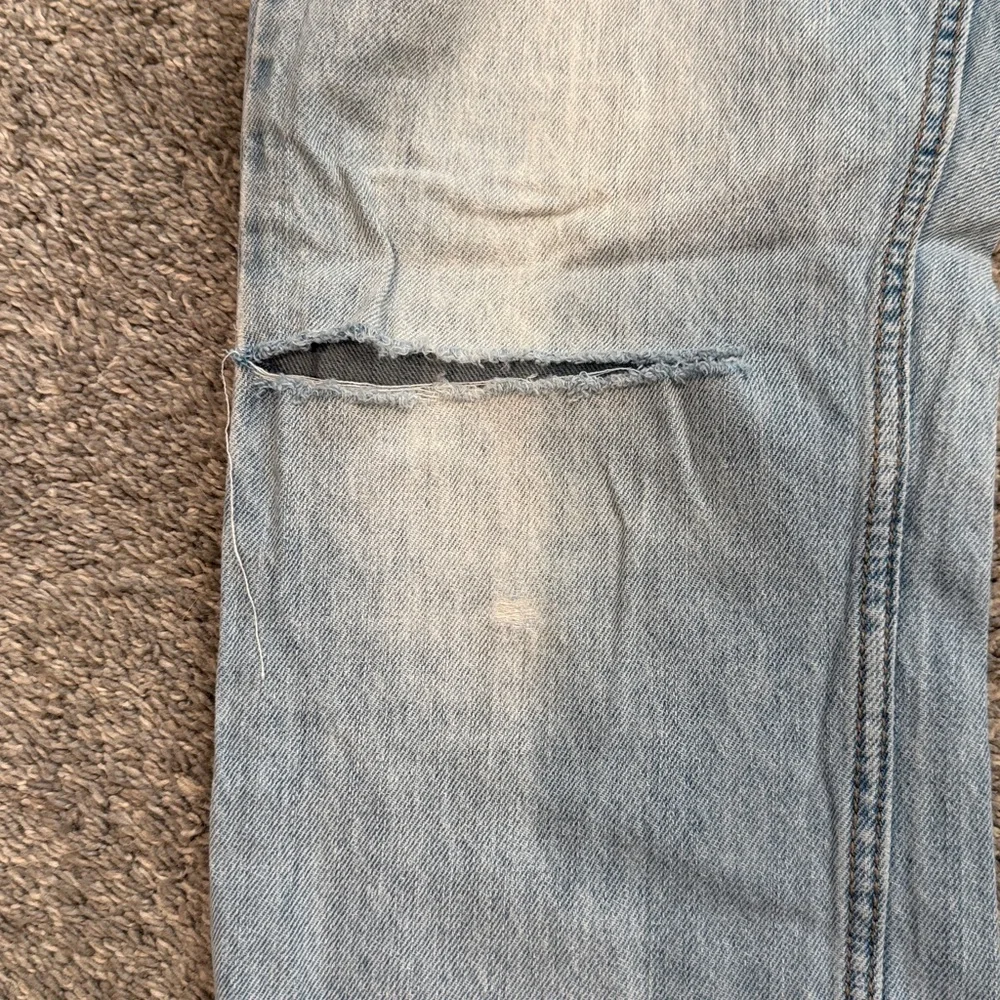 Old Navy | Light Blue Straight Jeans Size 34x34 **Ripped